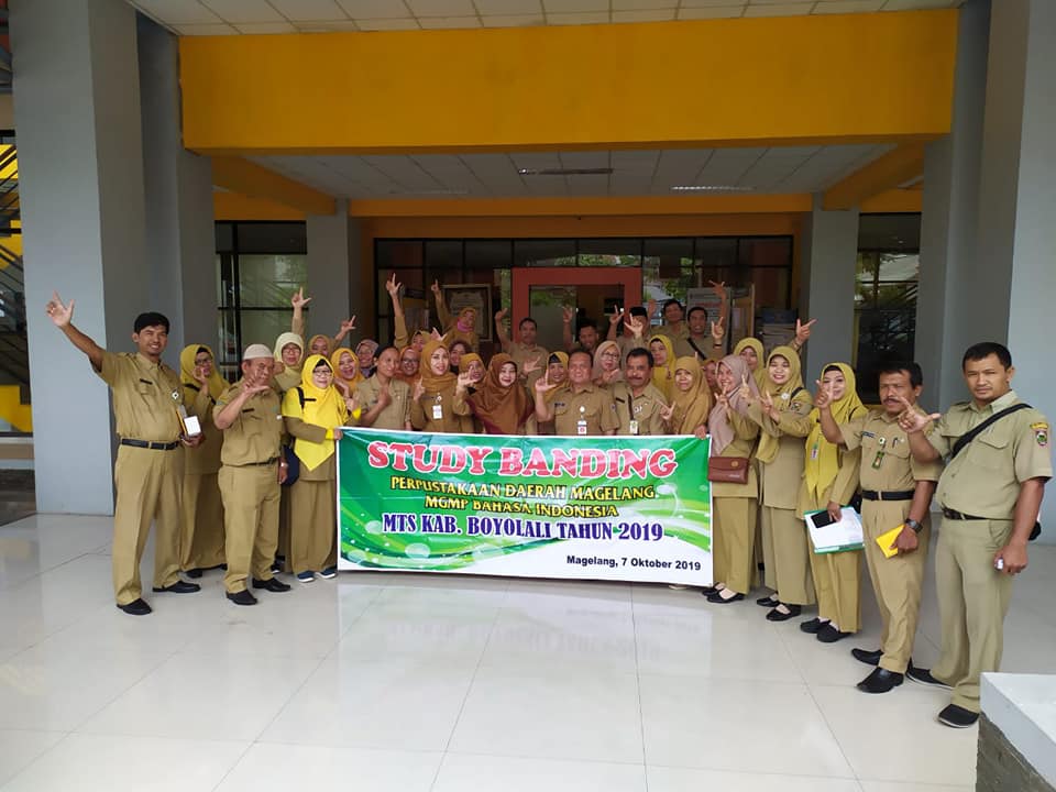 MGMP MTs Mapel Indonesia dari Kabupaten Boyolali melakukan kunjungan ke Perpustakaan Kota Magelang