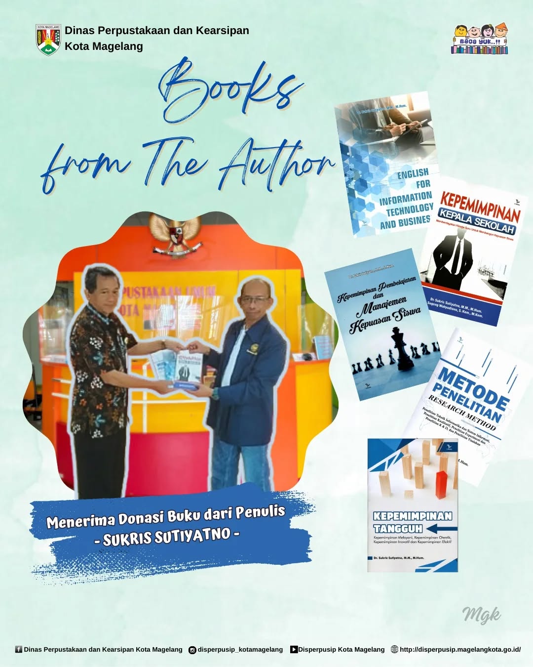 Menerima Donasi Buku dari Penulis Sukris sutiyatno