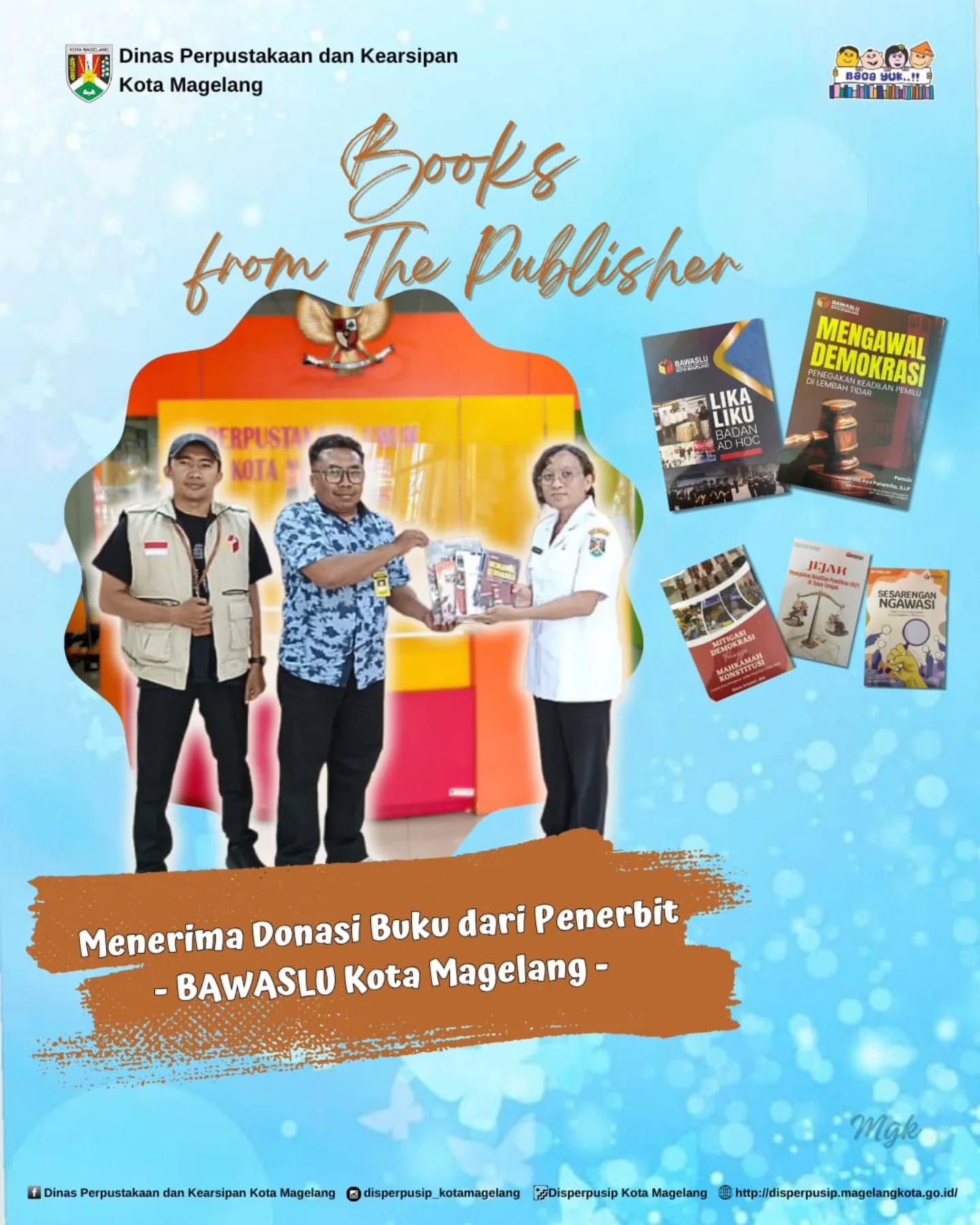 Menerima Donasi buku dari Penerbit Bawaslu Kota Magelang