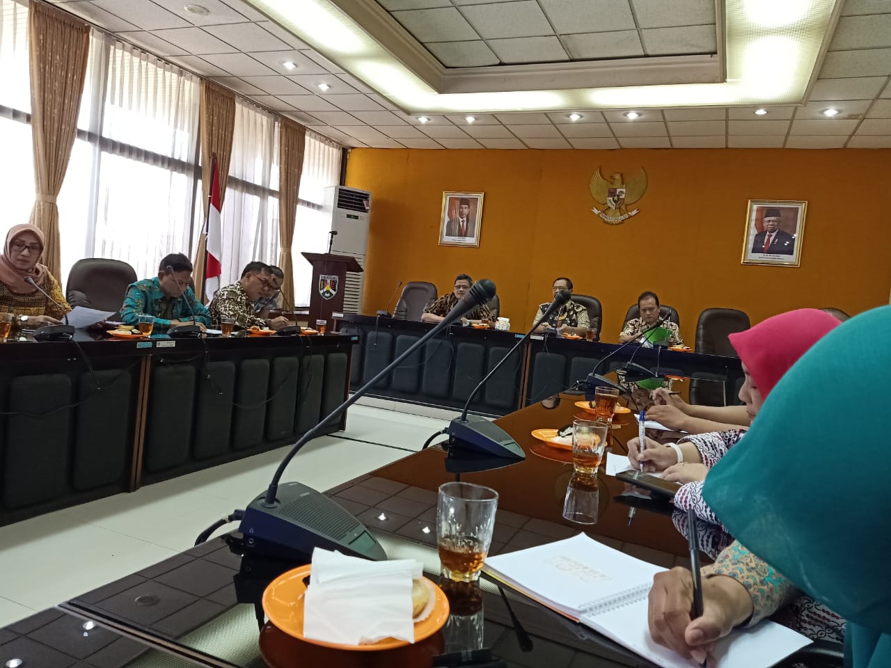 Menerima Kunjungan Kerja Anggota Komisi D DPRD Kota Semarang