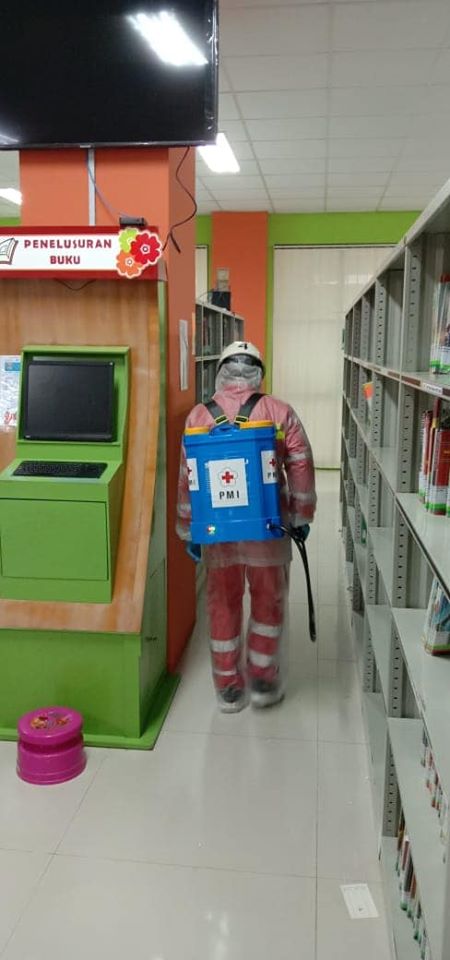 Penyemprotan Disinfektan Kerjasama PMI