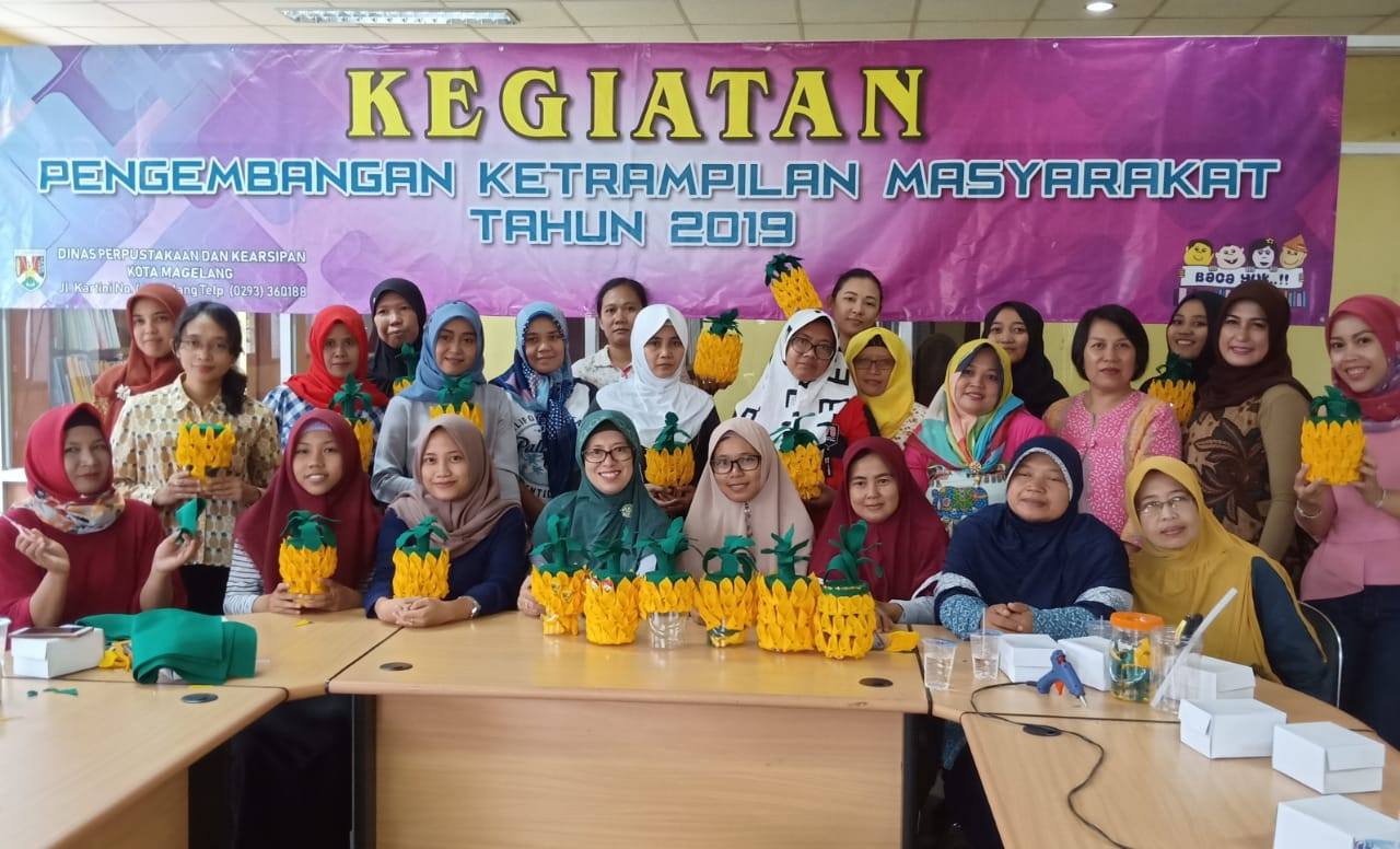 Workshop Nanas Candy Disperpusip Kota Magelang